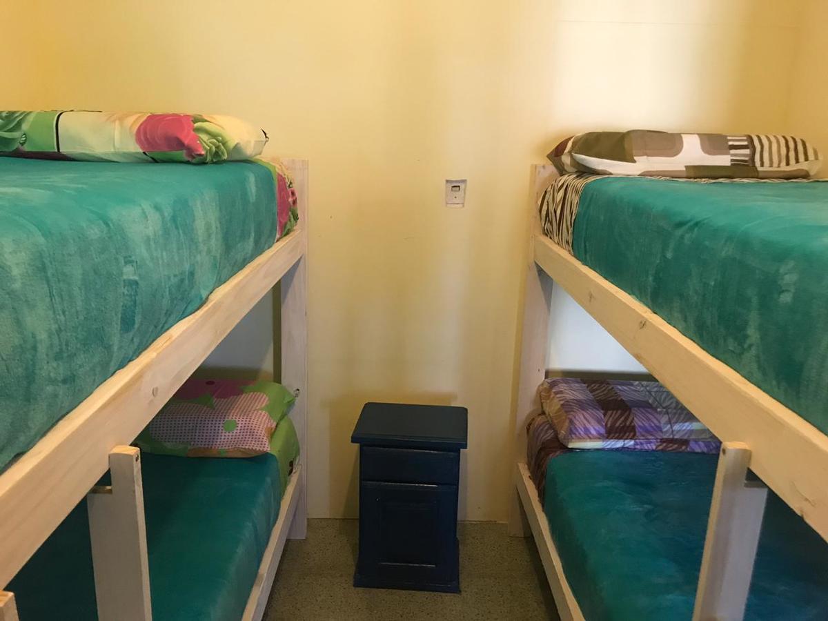 Habitación Triple Básica con baño compartido